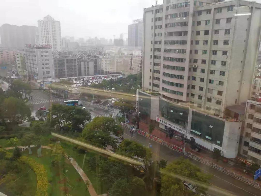 昆明暴雨来袭，城市如何应对连续强降雨的挑战